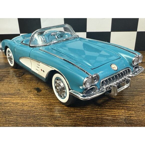 1960 Corvette Convertible Turquoise Diecast Car- Franklin Mint- READ DESCRIPTION - Picture 2 of 16